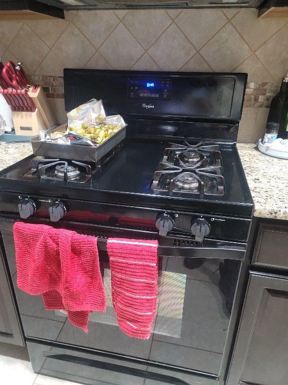 Refrigerator, Stove, Microwave, Dishwasher Set OBO