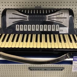 Symphony Accodion W/ Hard Case