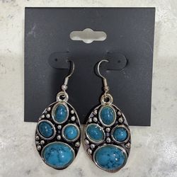 Silver tone turquoise dangle earrings brand new
