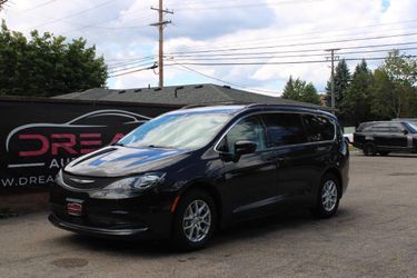 2021 Chrysler Voyager