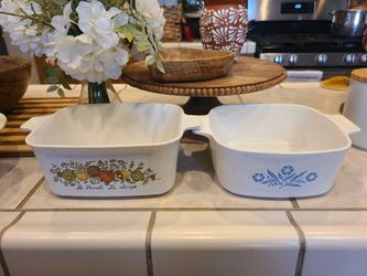 Small Pyrex dish Bundle!! 12 Dollars for both