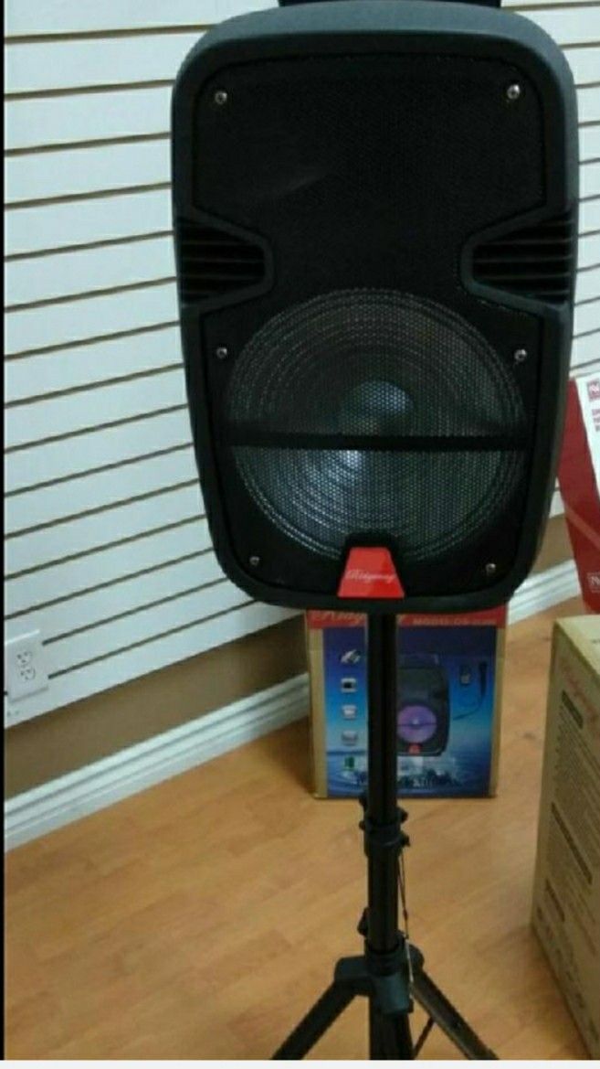 New 3000 watt P.M.P.O 12" bluetooth Speaker dj karaoke style comes with microphone and remote and stand brand new in box FM radio thumb drive player