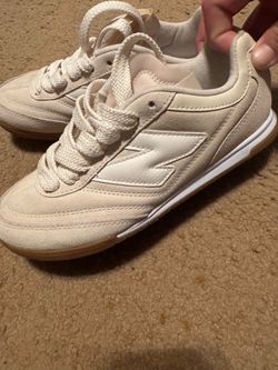 New balance women’s size 5.5