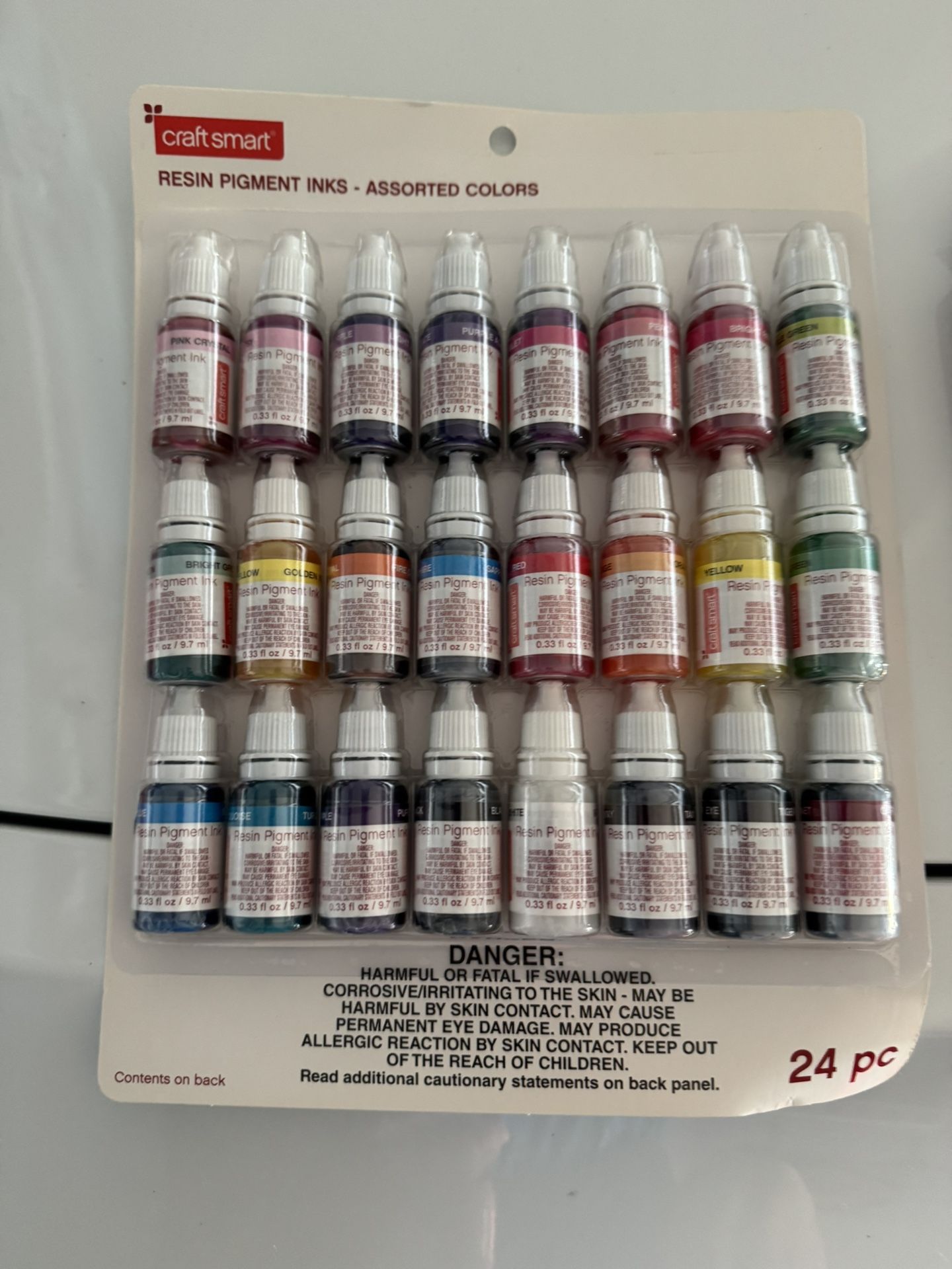 Craft smart 24 Color Resin Brand New