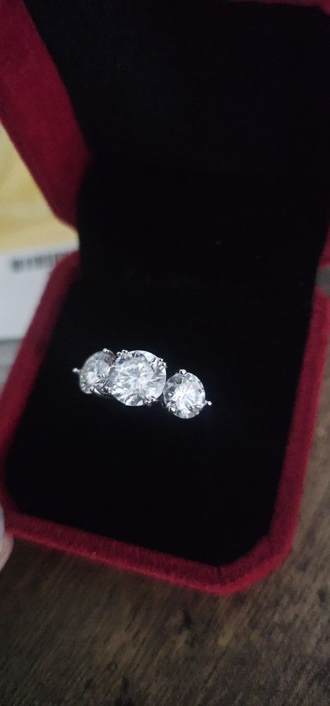 Gorgeous 4 Carat  Ring