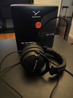 Beyerdynamic 770 DT Pro 80 Ohm Headphones & Antlion USB ModMic 2.0