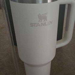 Stanley Cup 40oz With New Straw 
