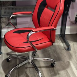 Beautiful Desk Chair, Can Be Used As Gaming Chair. Swivels And Adjusts Ip And Down 
