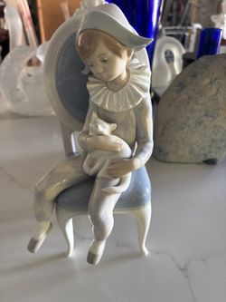 Authentic Lladro Porcelain Figure Excellent Condition