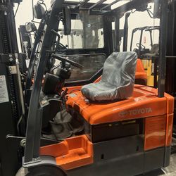 ELECTRIC TOYOTA FORKLIFT OBO