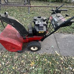 Toro Power Shift 824 Snowblower