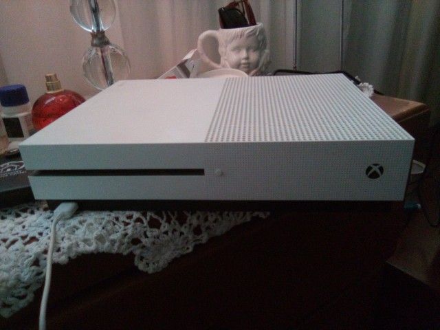 Xbox One S