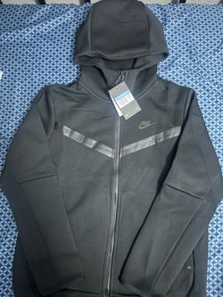 Black nike tech