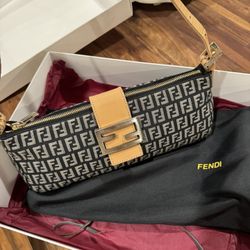 FENDI Baguette Bag 