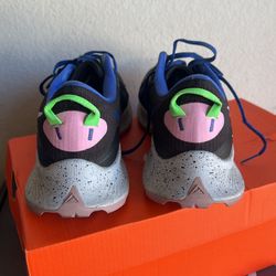 Nike Pegasus Trail - Women Size 10 Men 8