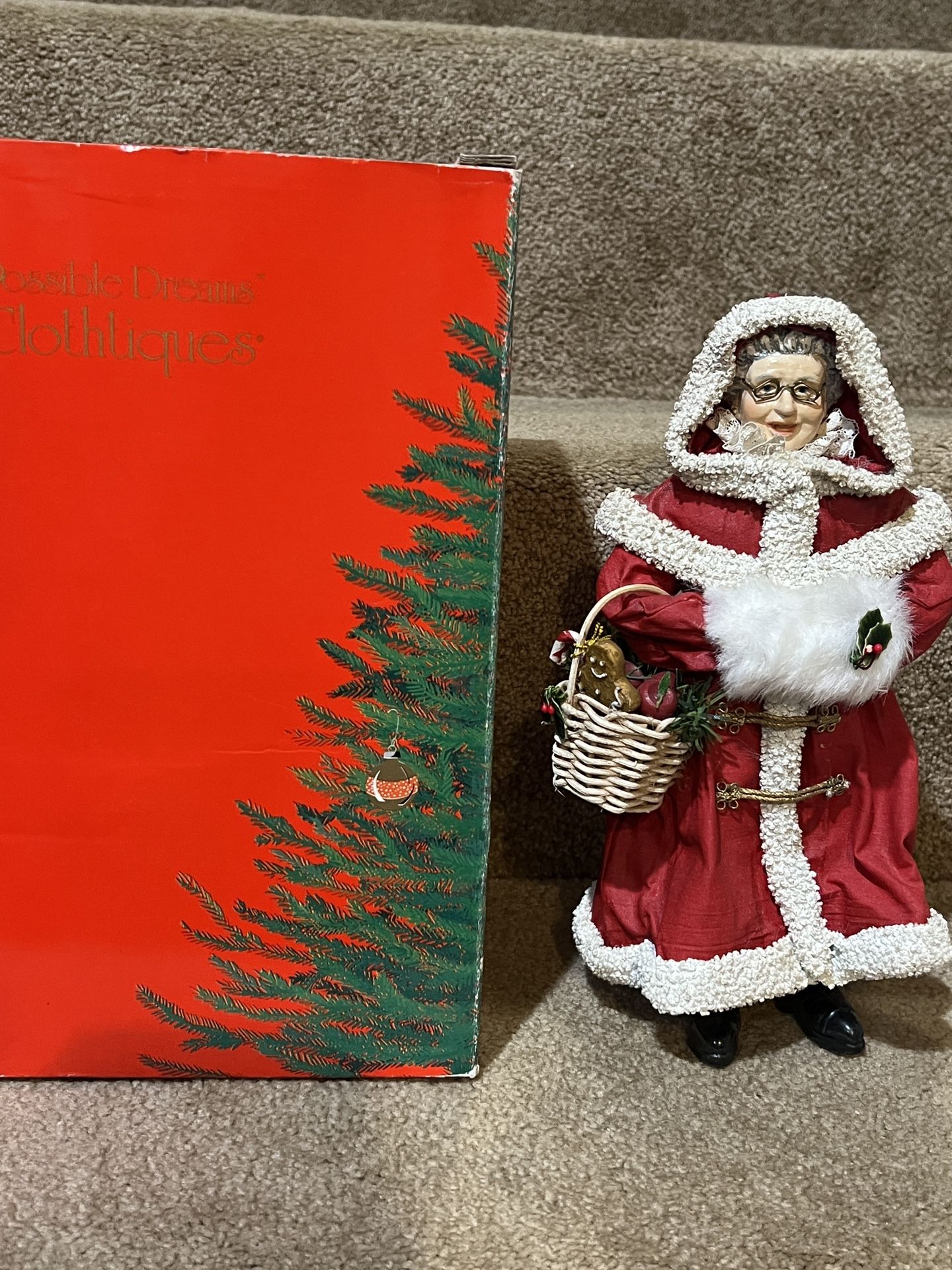 Clothique Possible Dreams 10" Mrs. Claus with Basket Vintage 1990 fur coat