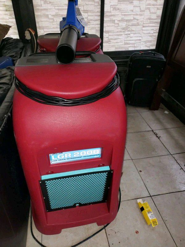 Like new, Moving soon Dri Eaz LGR 2000 Dehumidifier