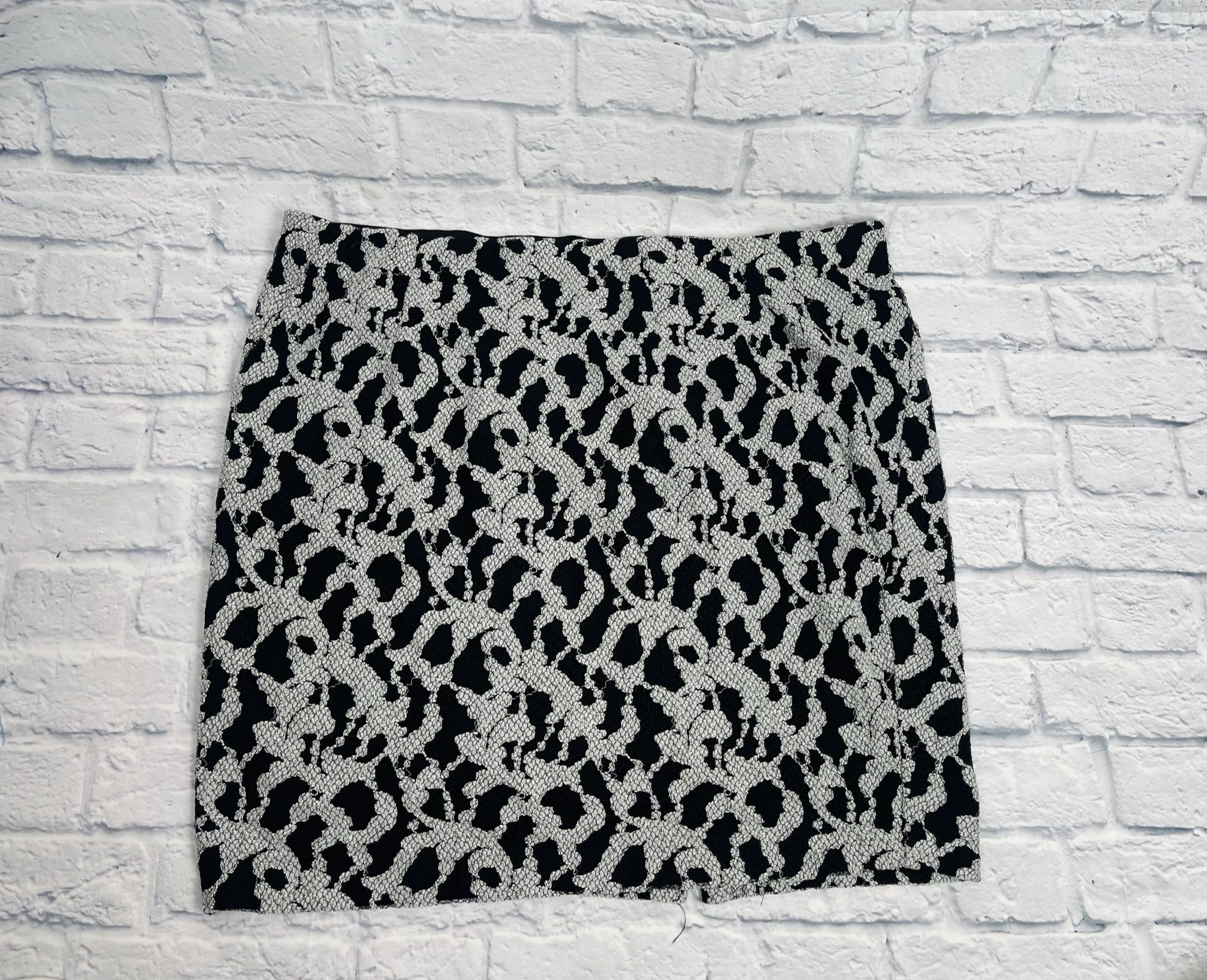 Lane Bryant Ponte Skirt Black White Silver Stretchy Size 24 Plus Size Lined