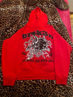 Broken promises red star hoodie
