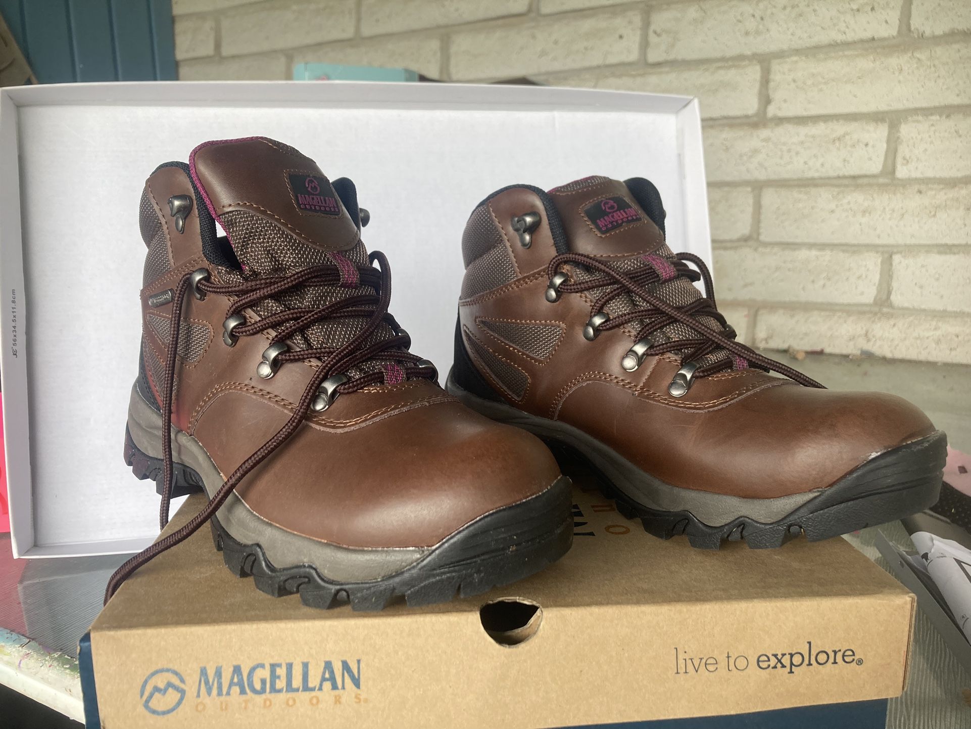 Women’s Magellan Trail Boots