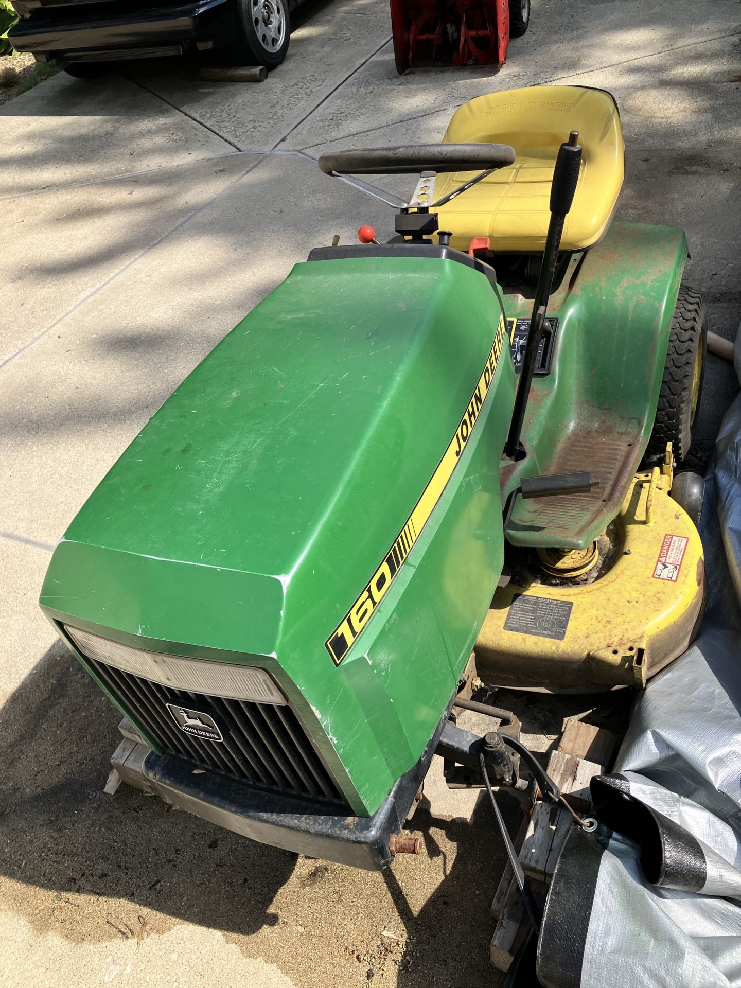 USED JOHN DEERE 160 LAWN TRACTOR