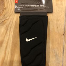 Nike Amplified Padded Forearm Sleeve