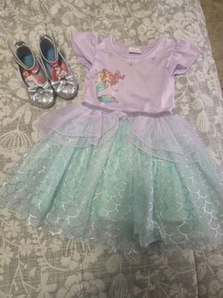 Disney outfit for girls like new (dress Size 3T, shoes Size 7)