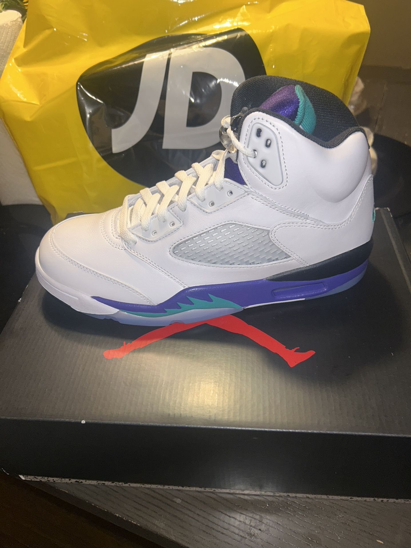 Grape 5s Size 9.5 New