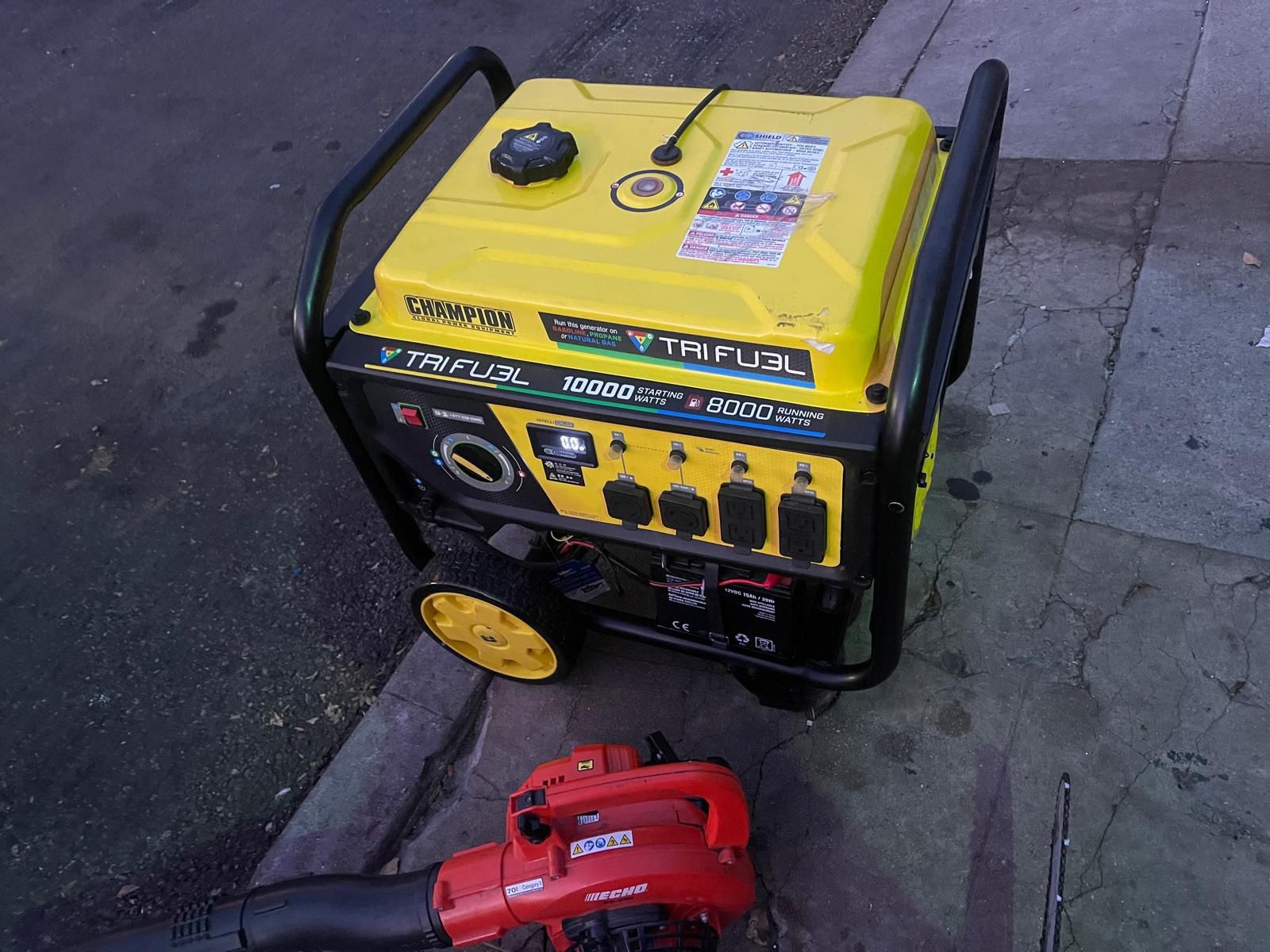 Champion Power Equipment 8000-Watt Tri-Fuel Portable Natural Gas Generator with CO Shield & Electric Start 100416