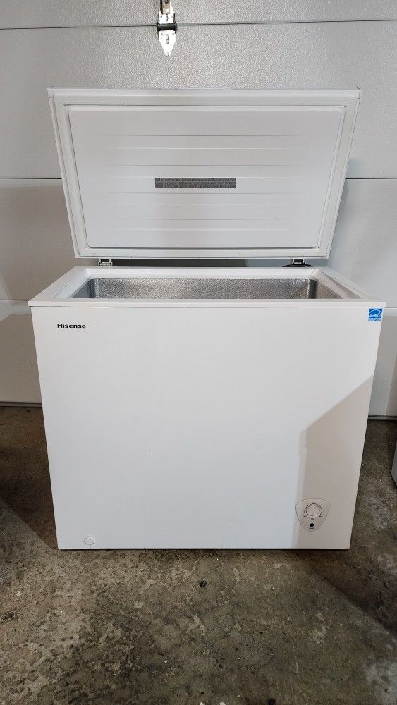 Hisense 7.0 cu Chest Freezer