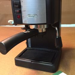 DELONGHI EXPRESSO MACHINE