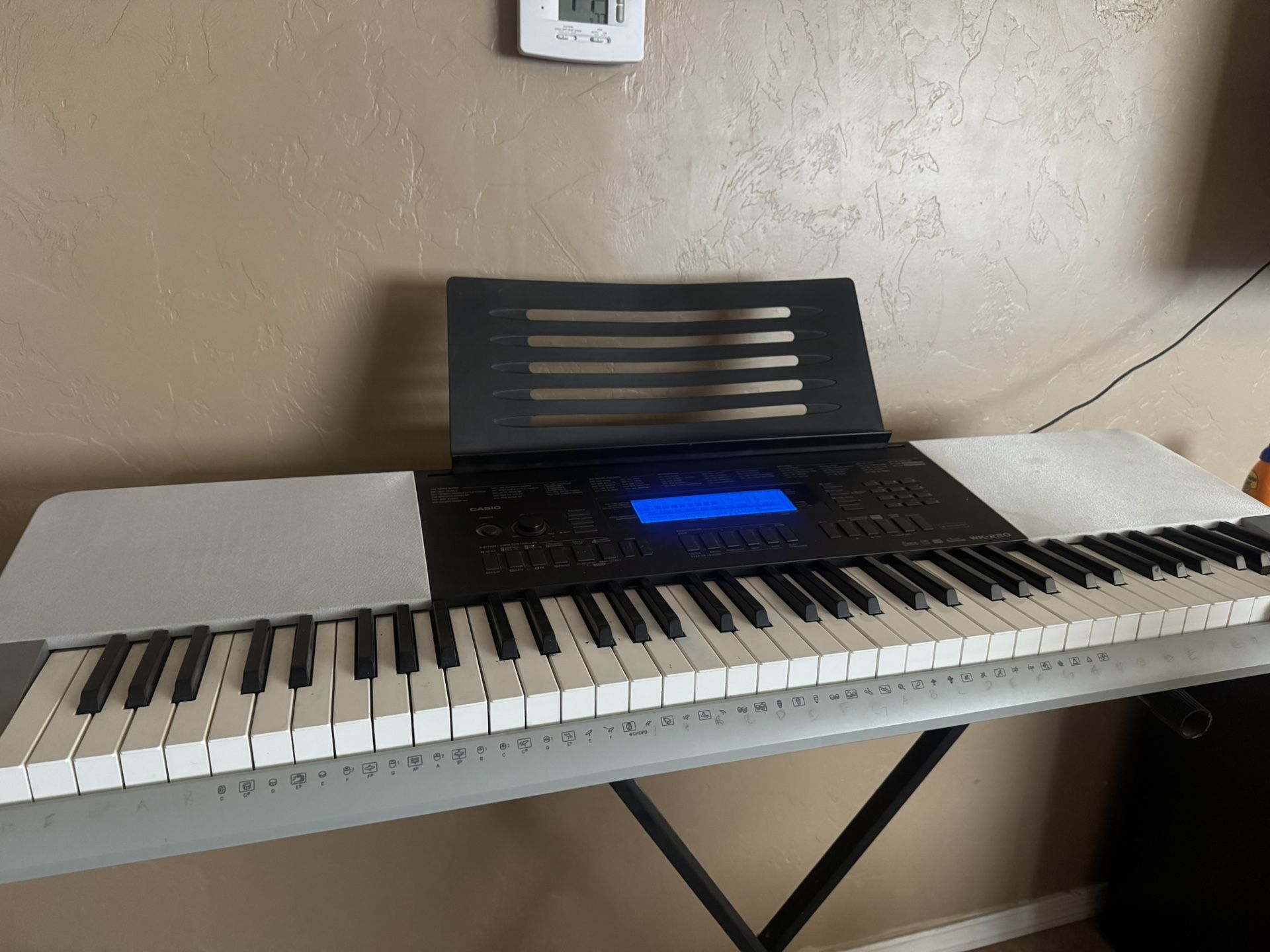 Casio Keyboard/ Stand
