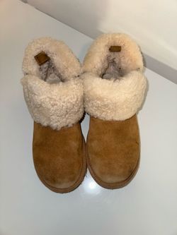 Uggs women’s size 9