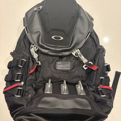 Oakley kitchen sink travel hiking backpack
