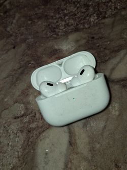 AirPods PRO Good Condition Authentic with charging case Comfort Earbuds