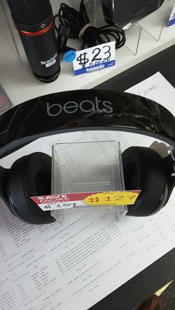 Headphone beats studio