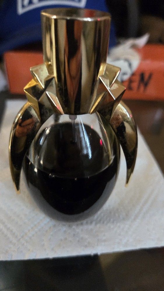 Lady Gaga Fame Black Fluid Eau de Parfum, a fragrance for women. 