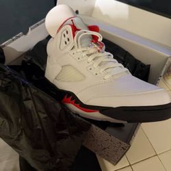 Jordan Retro 5 “Fire red” BRAND NEW 