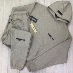 Gray essentials set