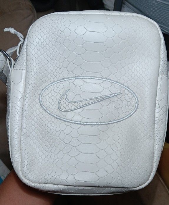 Supreme Nike Leather Shoulder Bag