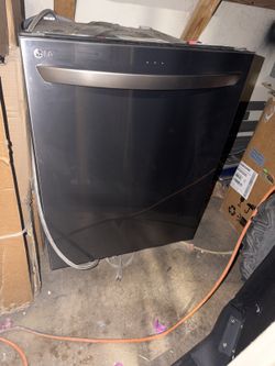 LG Dishwasher 24in Front Control Black Stainless - New (Never Installed)