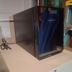 6 bottle wine seller by koolatron