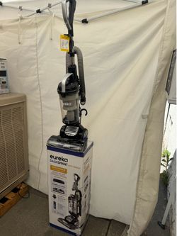 Eureka Dash-Sprint Upright Vacuum, Anti-Tangle Brush, Pet Turbo, LED Headlights, Extended Reach, Black