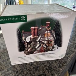 Nice Department 56 Staghorn Lodge w/original Box