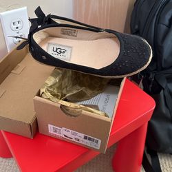 Brand New UGG Girls Dress Shoes Tassy Eyelet Black Shoes