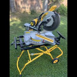 DEWALT  DWS780 15 Amp Corded 12 in. Double Bevel Sliding Compound Miter Saw with 32-1/2 in. x 60 in. Rolling Miter Saw Stand