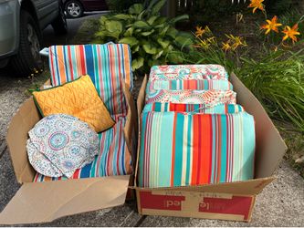 Outdoor chair cushions, pillow and tablecloth