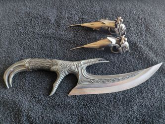 Dragon display