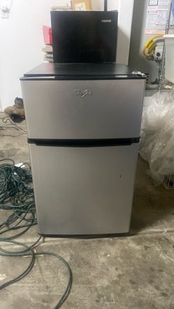 Whirlpool Mini Fridge!!
