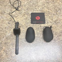 Fitbit  (2) Beats Wireless Earbuds 